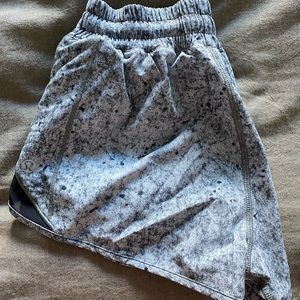 Lululemon size 4 shorts multicolor black and gray